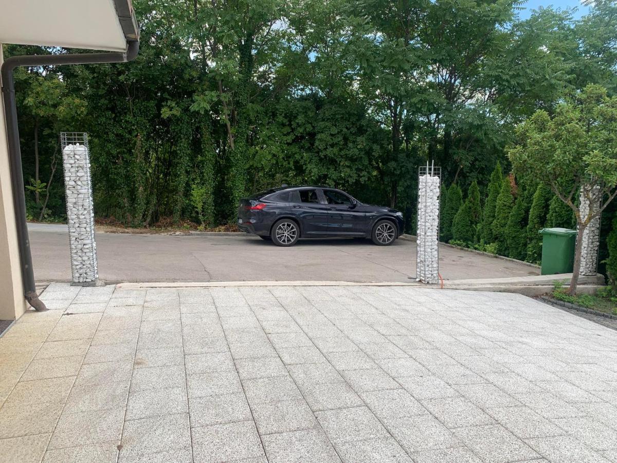 Ferienwohnung Siroki Brijeg Bagian luar foto